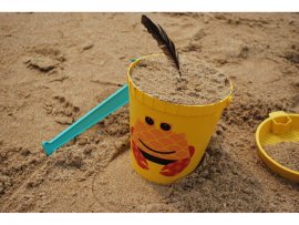 coq en paté - strandet hink & spade